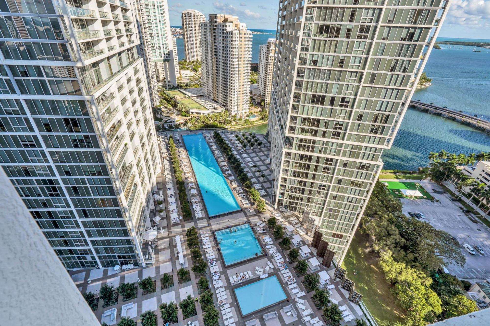 Luxurious Condo At Icon With Views Майами Экстерьер фото